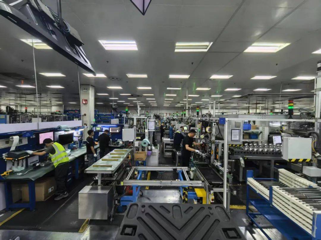 上海嘉定企業(yè)節(jié)日?qǐng)?jiān)守忙生產(chǎn)，服務(wù)保障不打烊